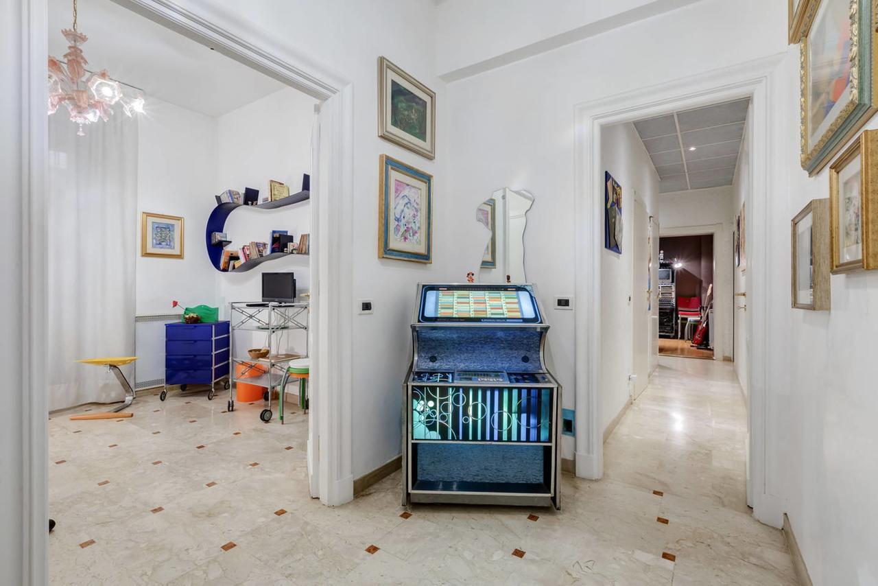 Holiday Jeans Apartment Рим Экстерьер фото
