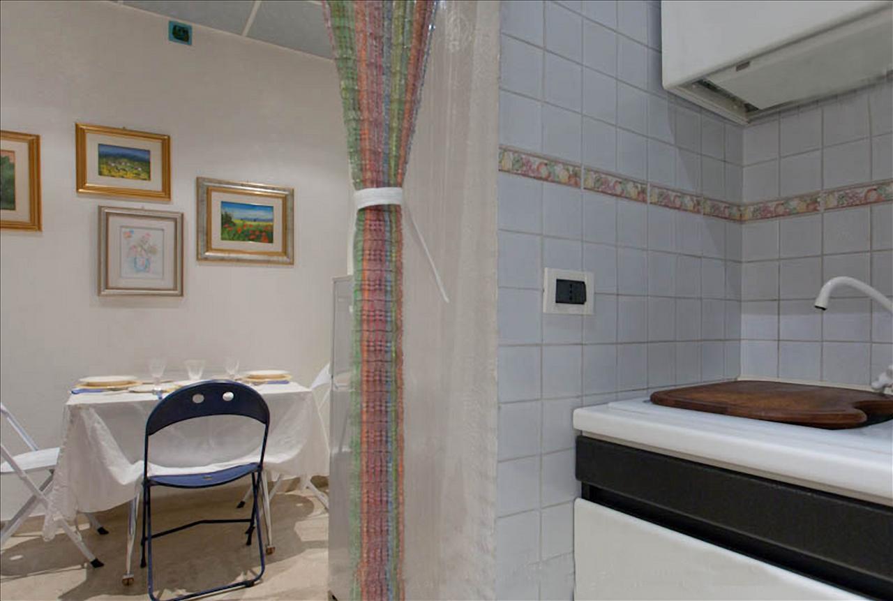 Holiday Jeans Apartment Рим Экстерьер фото